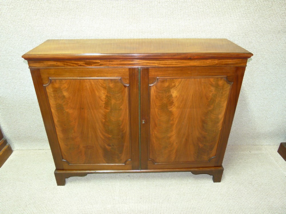 MAHOGANY CUPBOARD