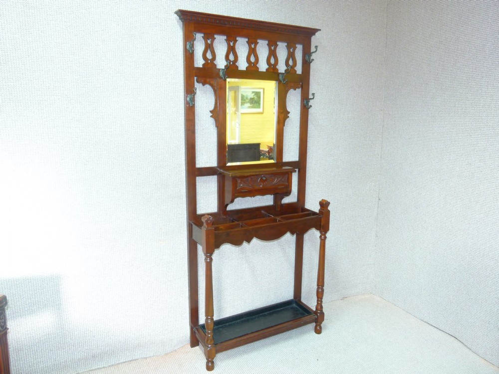 Hall stand in Mahogany