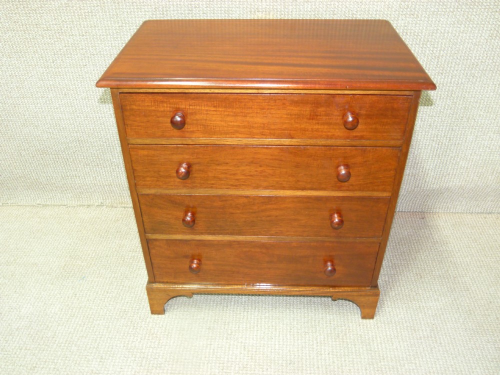 Mahogany Chest of Drawers