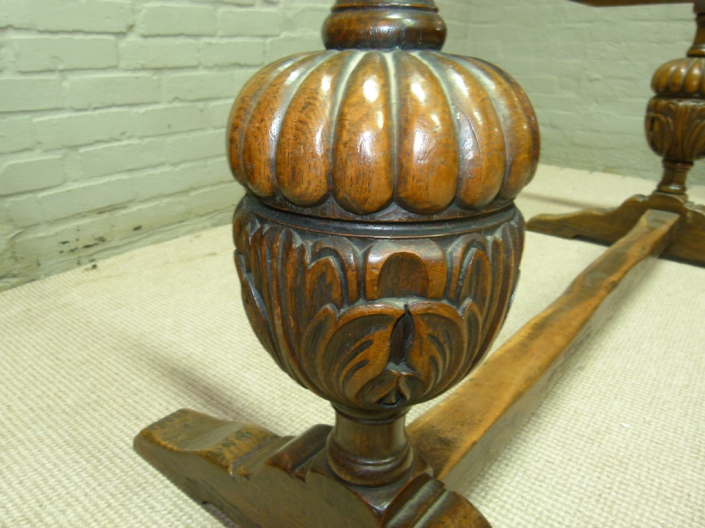 Oak Table View V