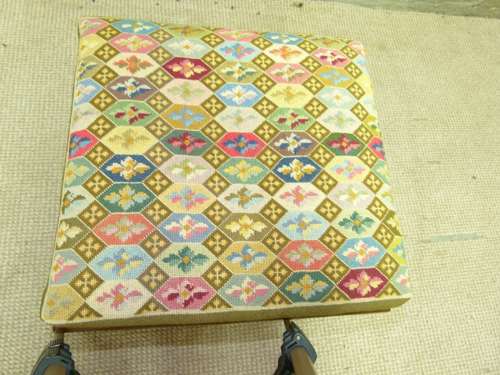  Foot Stool View II