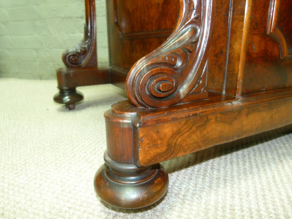 Burr Walnut Davenport View VIII