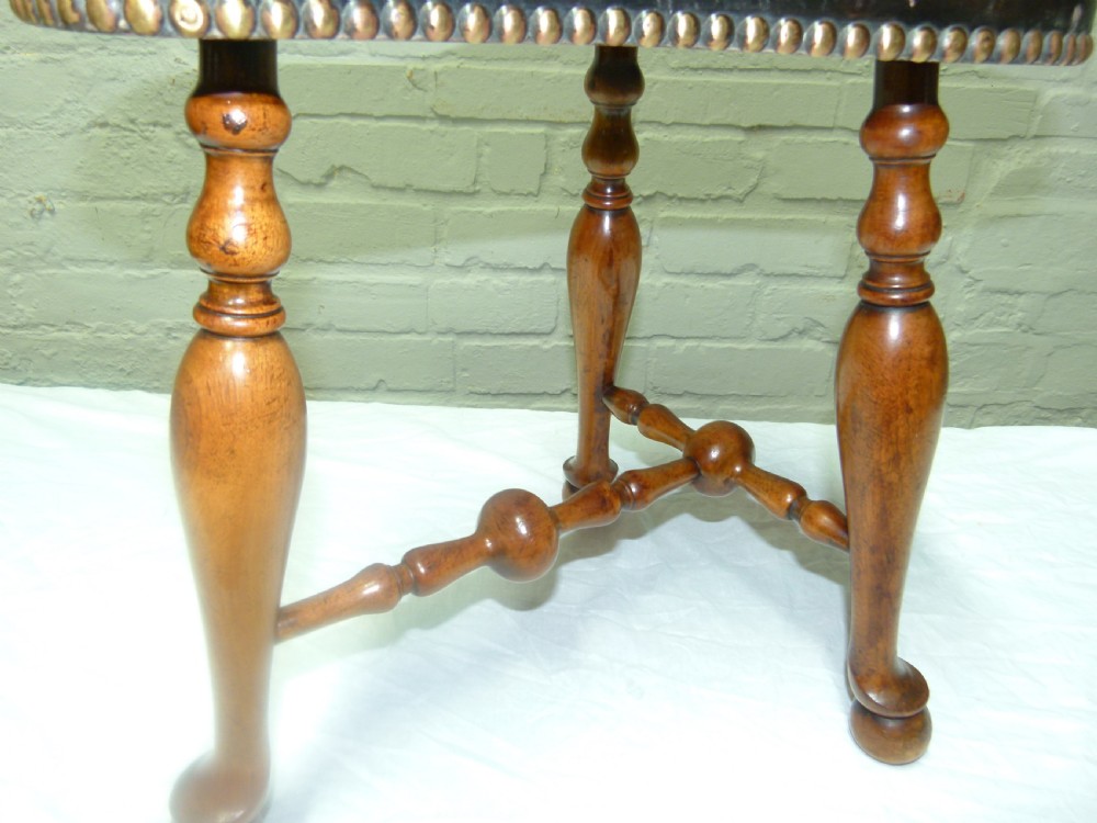 Saddle Stool View II