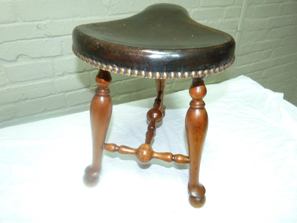 Saddle Stool View IV