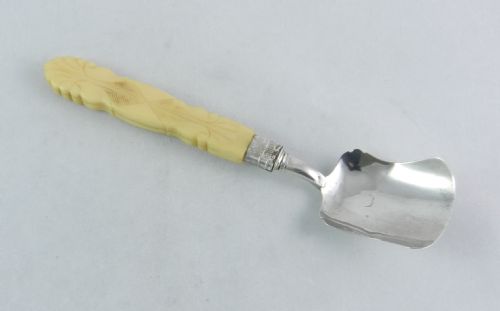 Antique Silver George Unite Caddy Spoon.