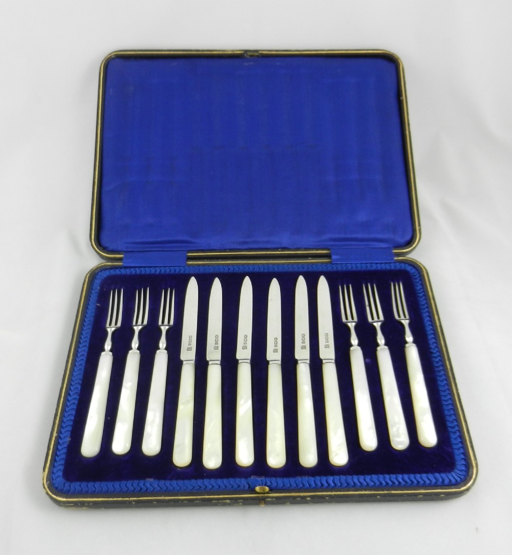 Antique Silver Dessert Cutlery Set.