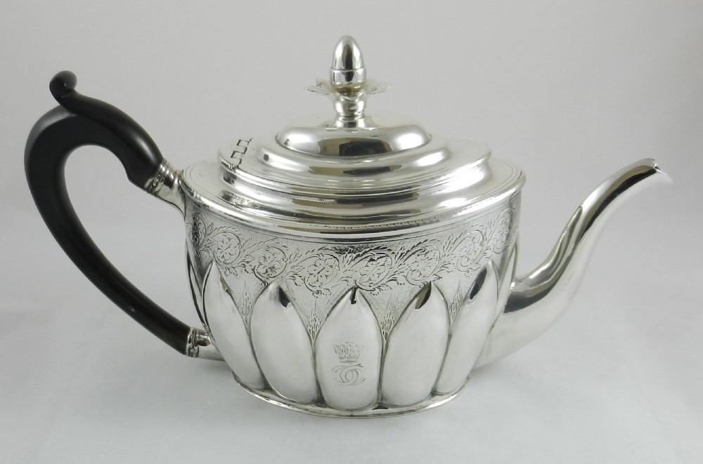 Large Antique Silver Tea Pot.