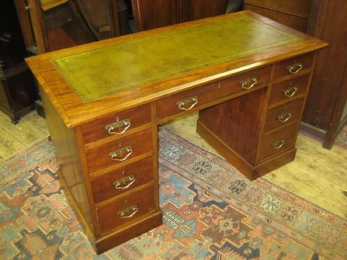 Late Victorian Mahogany Kneehole Desk