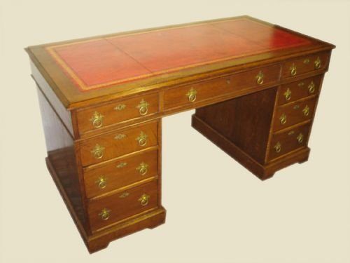 Late Victorian Oak Pedestal Desk