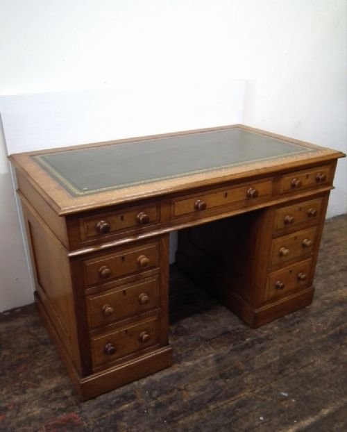 Victorian Solid Oak Kneehole Desk