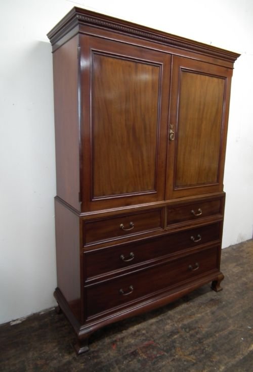 Exhibition Quality Edwardian Linen Press