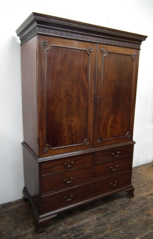 Very Fine George III Mahogany Linen Press