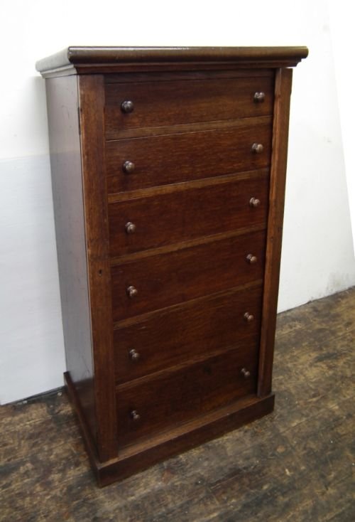 Scottish Oak Wellington Chest