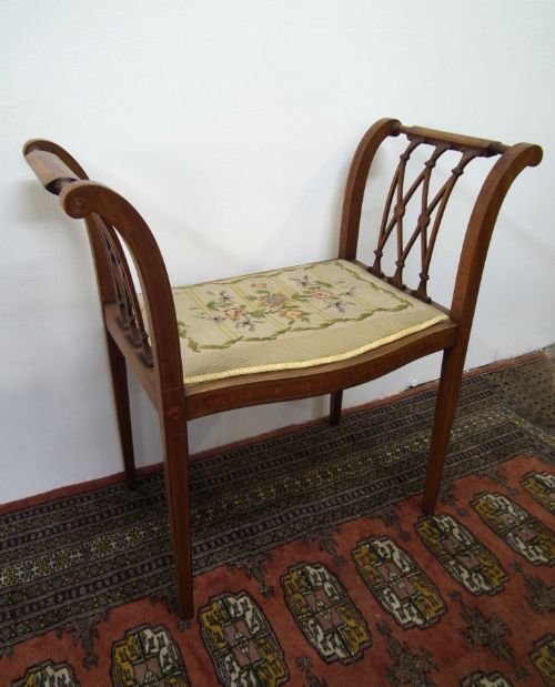 Sheraton Style Bow Fronted Window Seat