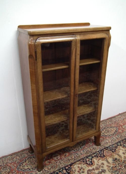 Whytock & Reid Neat Sized Walnut Bookcase