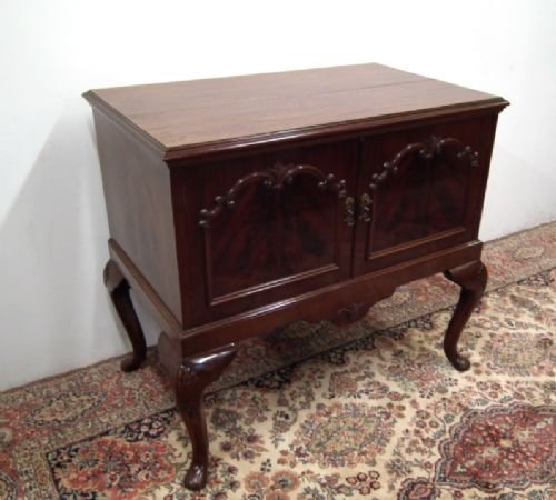 Mahogany Surprise Drinks Cabinet