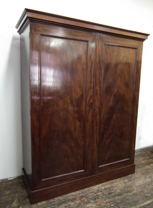 William IV Mahogany 2 Door Wardrobe