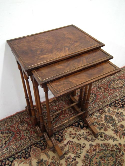 Nest of 3 George IV Burr Walnut Occasional Tables