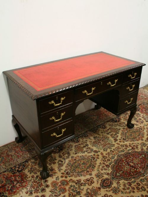 Chippendale Style Mahogany Kneehole Desk