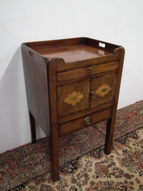 George III Mahogany and Inlaid Commode