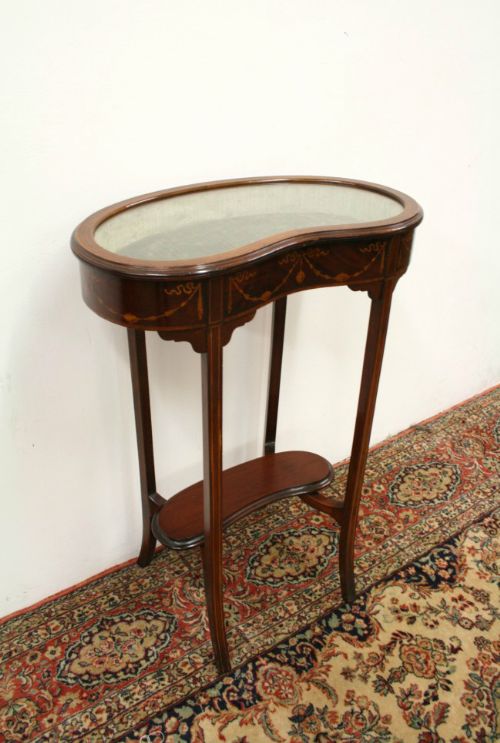 Late Victorian Kidney Shaped Bijouterie Table