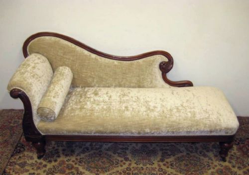 Mid Victorian Carved Mahogany Chaise Longue