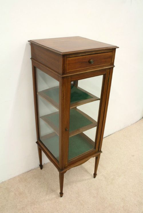 Sheraton Style Display Cabinet/vitrine