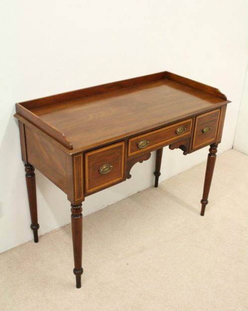 George III Inlaid Mahogany Dressing Table