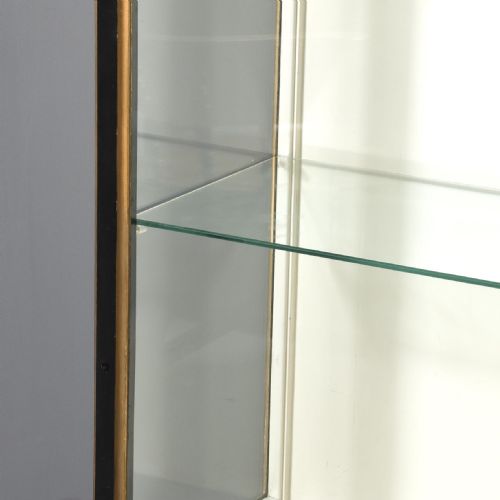 EXCEPTIONAL PAIR OF MAHOGANY GLAZED SHOW CASES - ADDITIONAL PHOTO 4