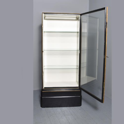 EXCEPTIONAL PAIR OF MAHOGANY GLAZED SHOW CASES - ADDITIONAL PHOTO 8