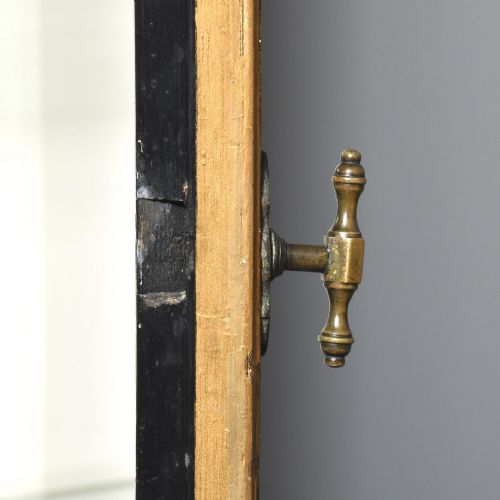 EXCEPTIONAL PAIR OF MAHOGANY GLAZED SHOW CASES - ADDITIONAL PHOTO 9