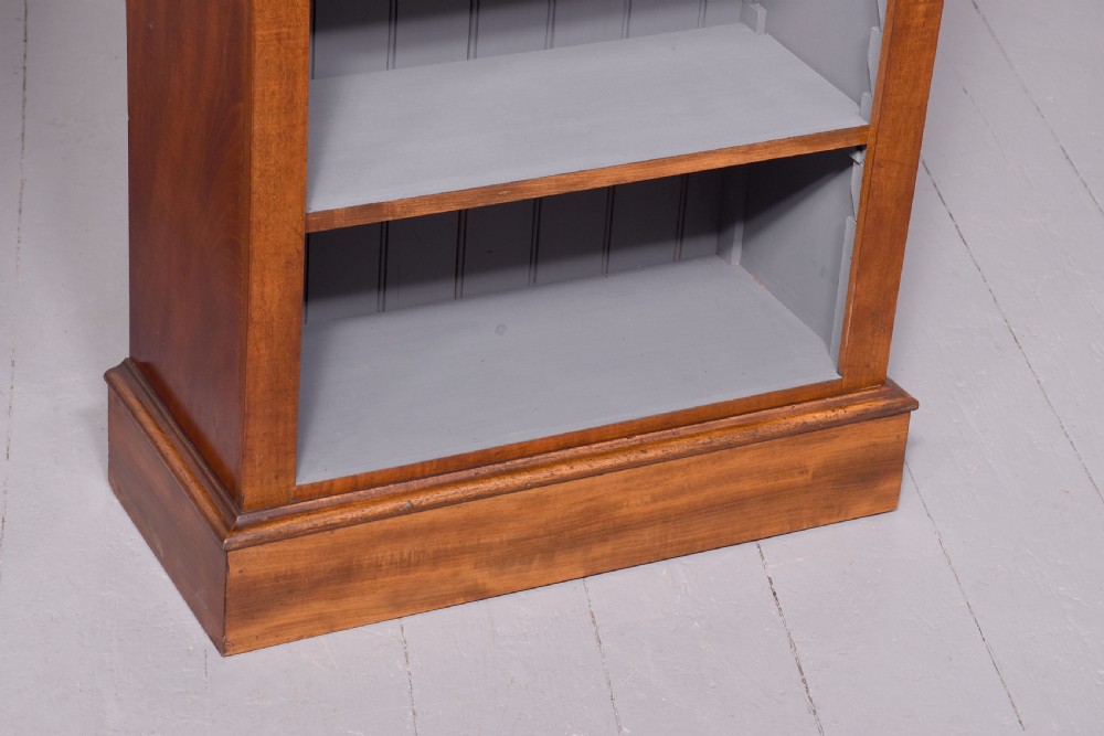 Pair of Victorian neat sized, mahogany open bookcases with adjustable shelves View VI