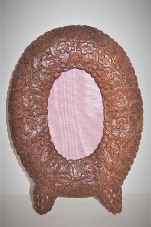 CARVED OAK PICTURE FRAME - ADDITIONAL PHOTO 1
