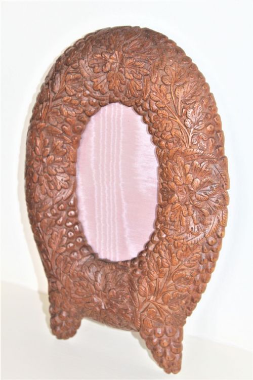 CARVED OAK PICTURE FRAME - ADDITIONAL PHOTO 2