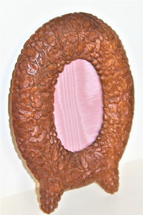 CARVED OAK PICTURE FRAME - ADDITIONAL PHOTO 3