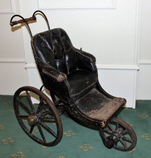 Childs Early Perambulator