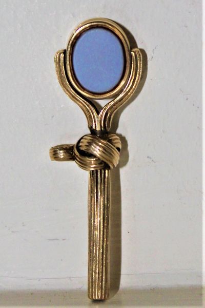 FINE GOLD POCKET WATCH KEY
