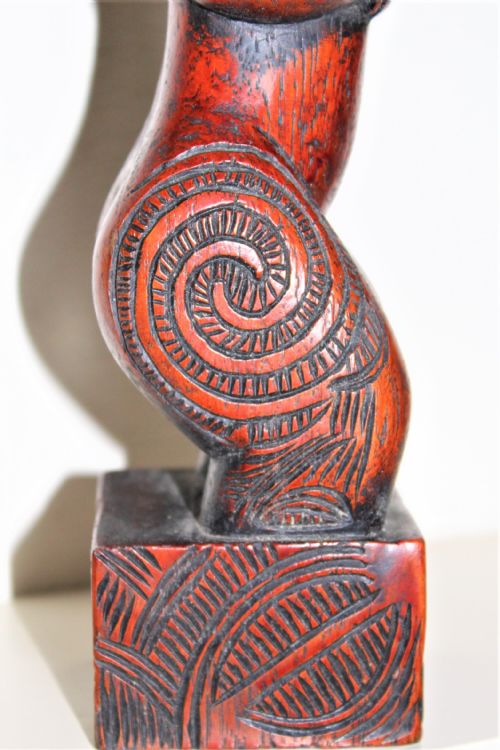 A MAORI SOUTHSEA ISLANDS HARDWOOD FIGURE - ADDITIONAL PHOTO 3