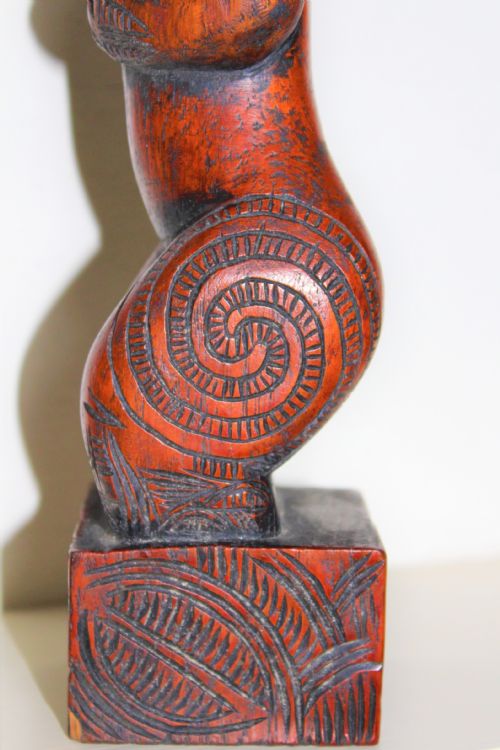 A MAORI SOUTHSEA ISLANDS HARDWOOD FIGURE - ADDITIONAL PHOTO 5