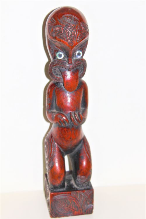 A MAORI SOUTHSEA ISLANDS HARDWOOD FIGURE