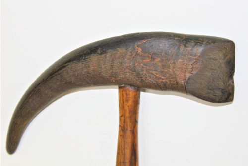 A RARE AND UNUSUAL NORDIC ICE PICK OF GOAT HORN AND OAK CIRCA 1850 - ADDITIONAL PHOTO 4