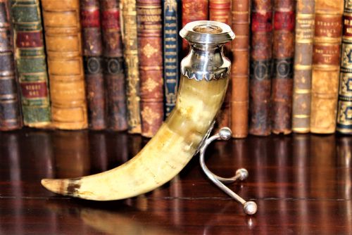 A FINE AND DECORATIVE HORN AND SILVER VICTORIAN CANDLE STICK - ADDITIONAL PHOTO 1