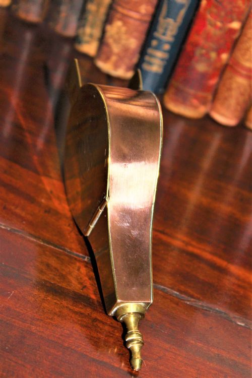 AN ENGLISH COPPER AND BRASS BELLOWS NOVELTY SNUFF BOX EARLY 19 CENTURY - ADDITIONAL PHOTO 5