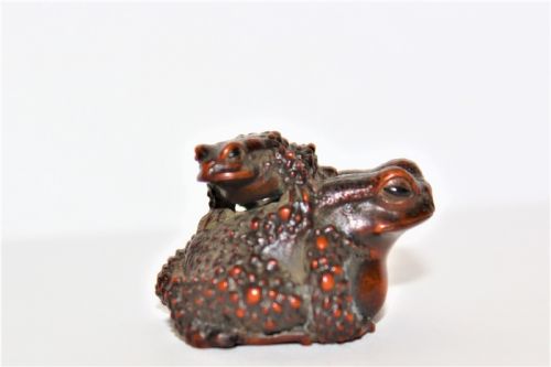 A Finely Carved Small Boxwood Netsuke /Okimono of Two Toads Signed Masanao