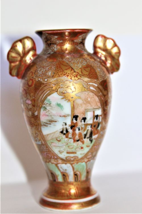 A VERY FINE AND BEAUTIFULLY DECORATED MINIATURE JAPANESE VASE WITH SIGNATURE - ADDITIONAL PHOTO 8