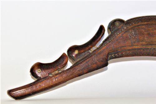 A WELL CARVED 18TH CENTURY GUNPOWDER HORN - ADDITIONAL PHOTO 3