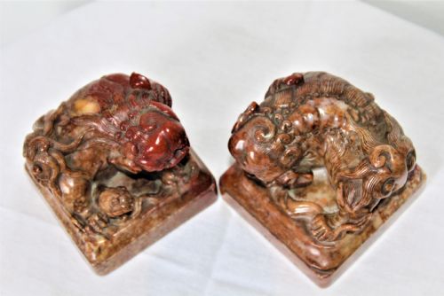 FINE PAIR OF LARGE CHINESE SOAPSTONE SHI SHI DESK SEALS - ADDITIONAL PHOTO 4