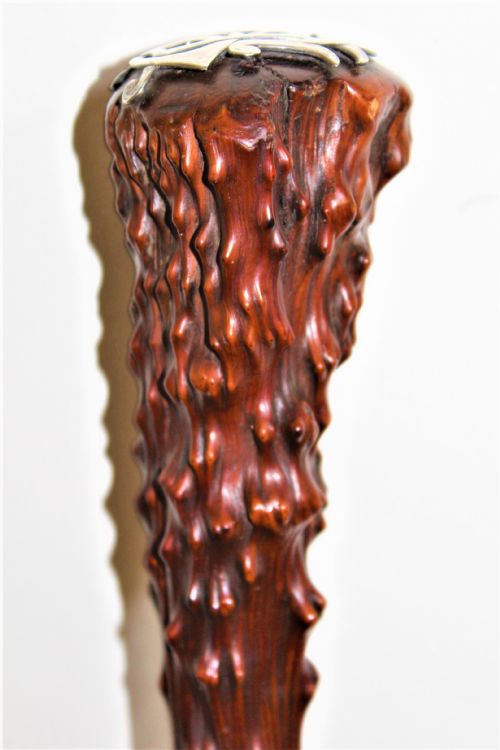 A STURDY WALKING STICK OF NATURAL FORM - ADDITIONAL PHOTO 2