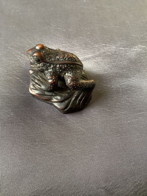 A Finely Carved Small Wood Netsuke of a Frog