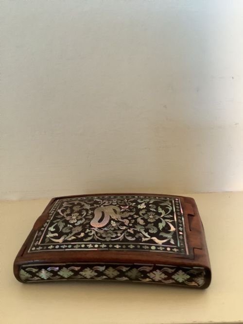 A MIDDLE EASTERN HARDWOOD SNUFF BOX HIGHLY DECORATED - ADDITIONAL PHOTO 4